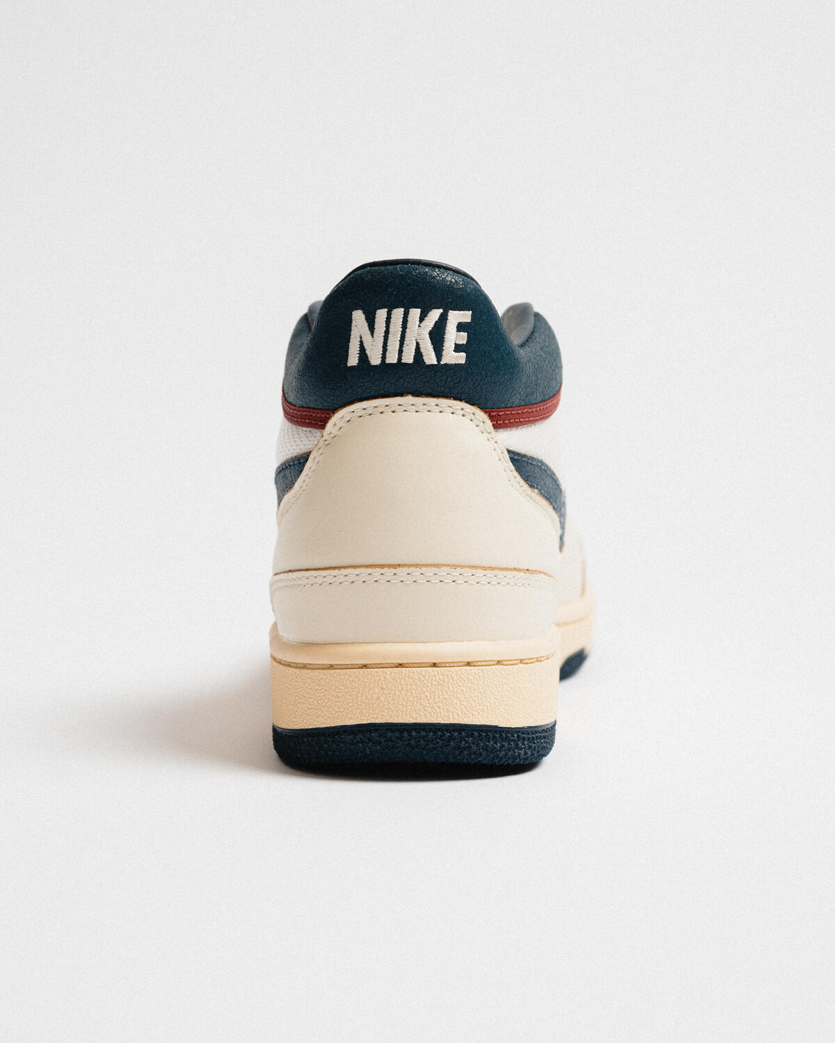 Nike Attack Premium