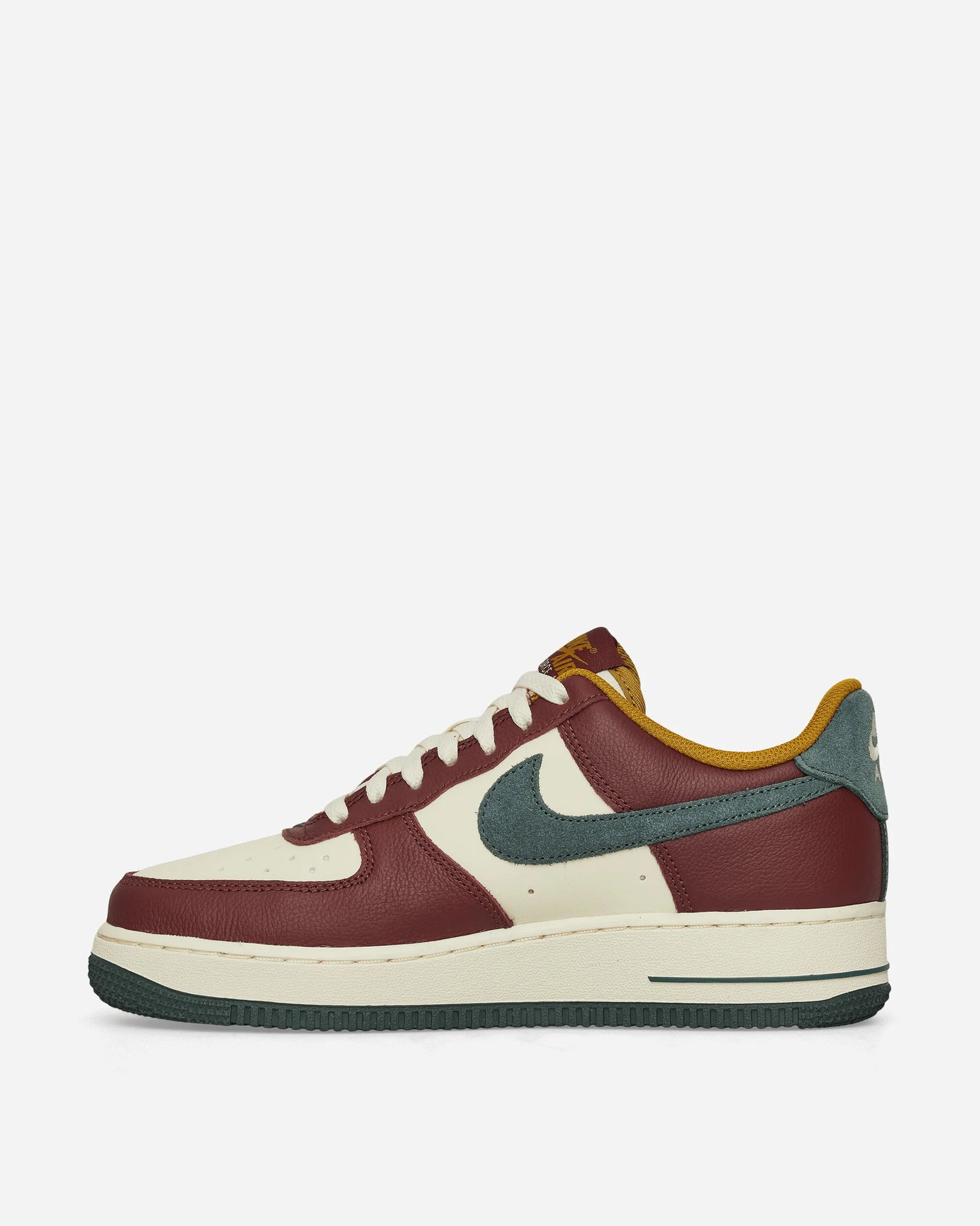 Nike Air Force 1 '07 LV8 Coconut Milk / Dark Team Red