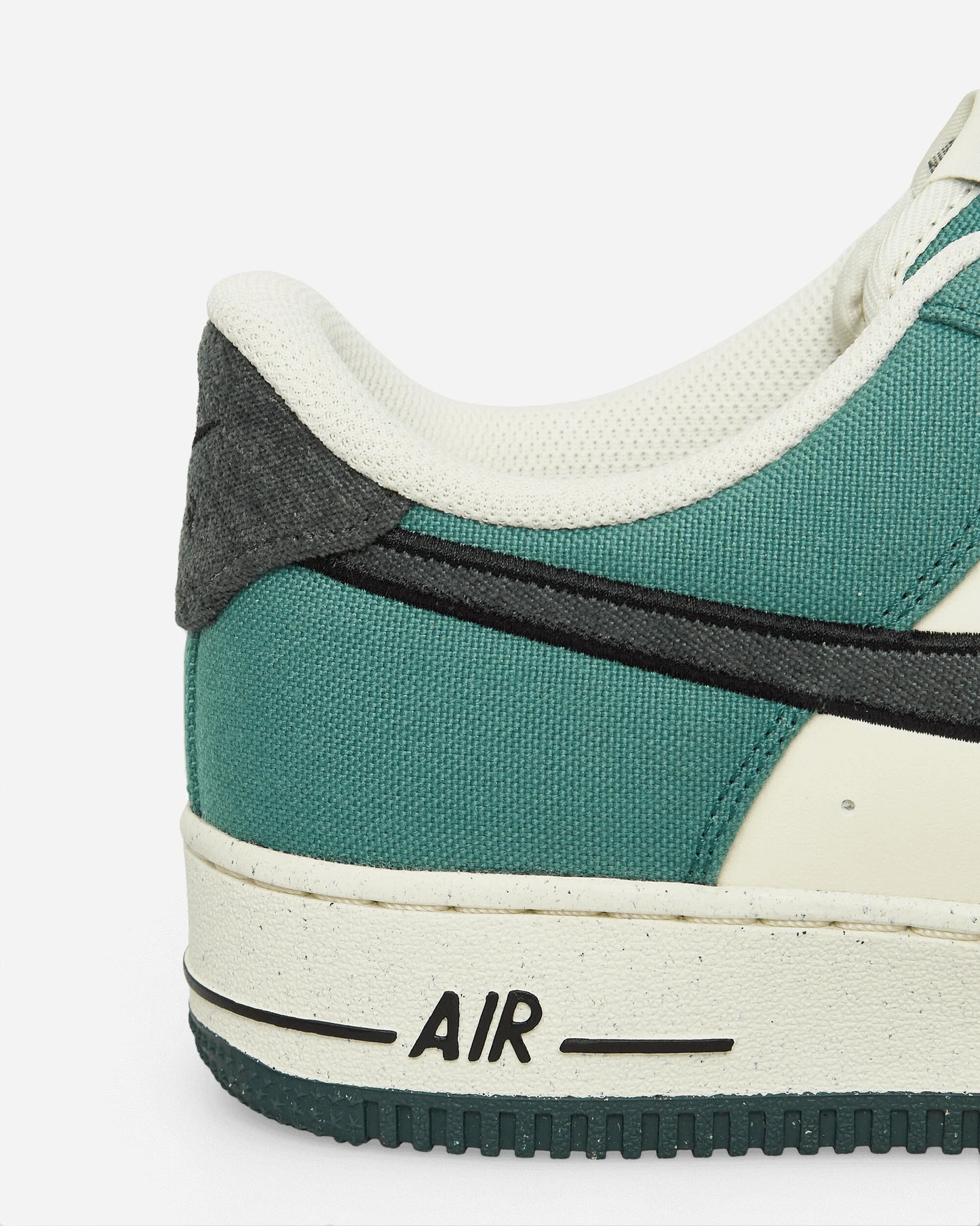 Nike Air Force 1 '07 LV8 Coconut Milk / Vintage Green