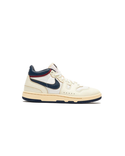 Nike Attack Premium