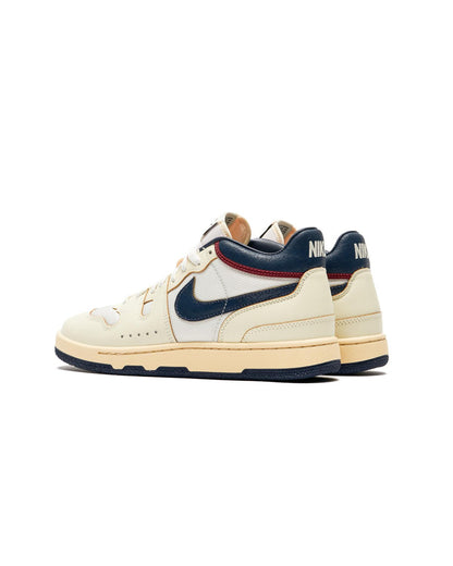 Nike Attack Premium